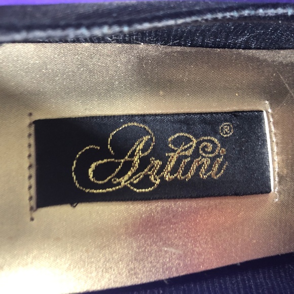 NWOT πArtini  Classic Satin Pumps with Decorative Element - Picture 7 of 8